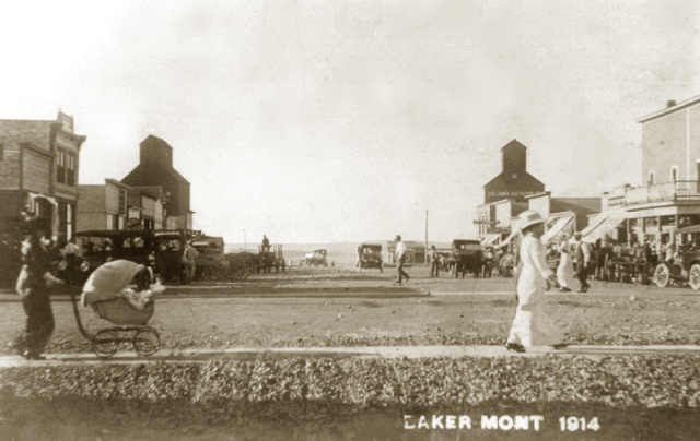 photo: Front street in Baker 1914,